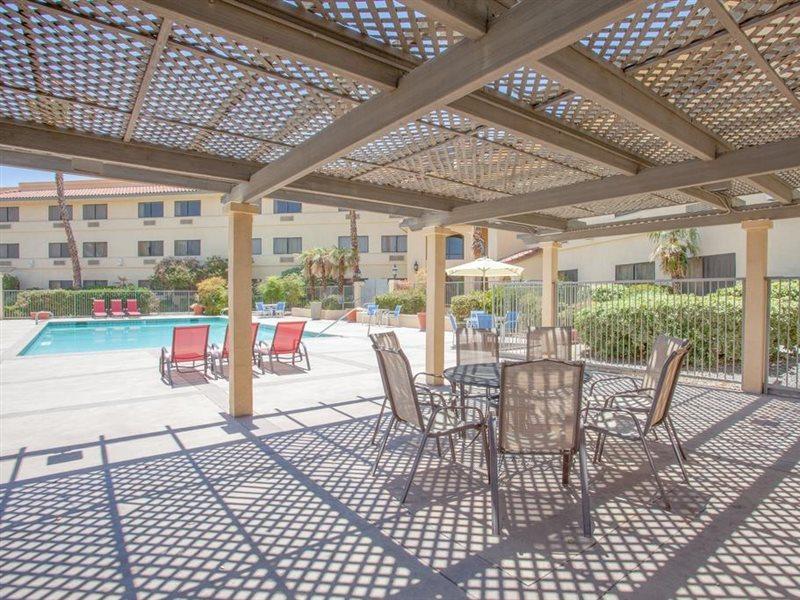 Hotel Ramada By Wyndham Barstow Exterior foto