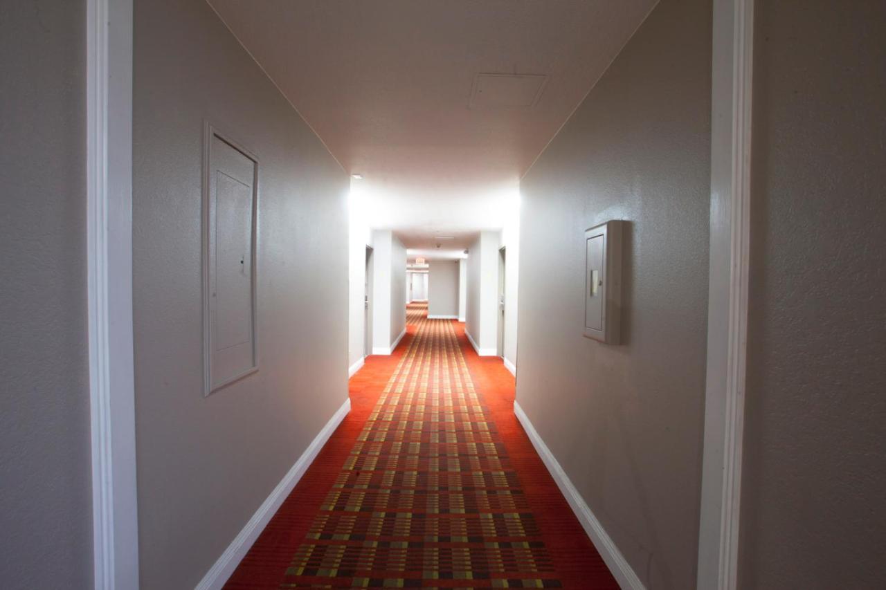 Hotel Ramada By Wyndham Barstow Exterior foto