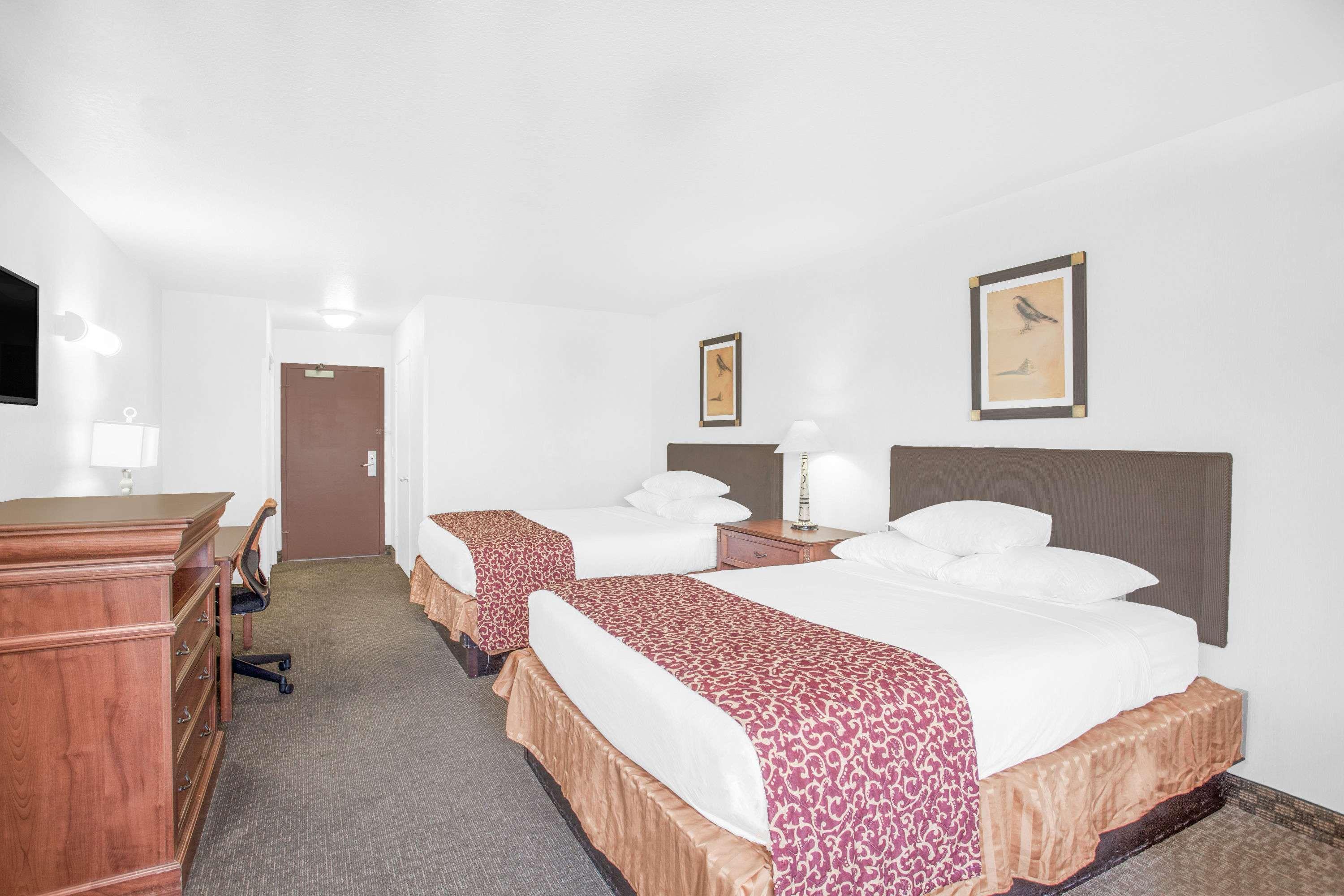 Hotel Ramada By Wyndham Barstow Exterior foto