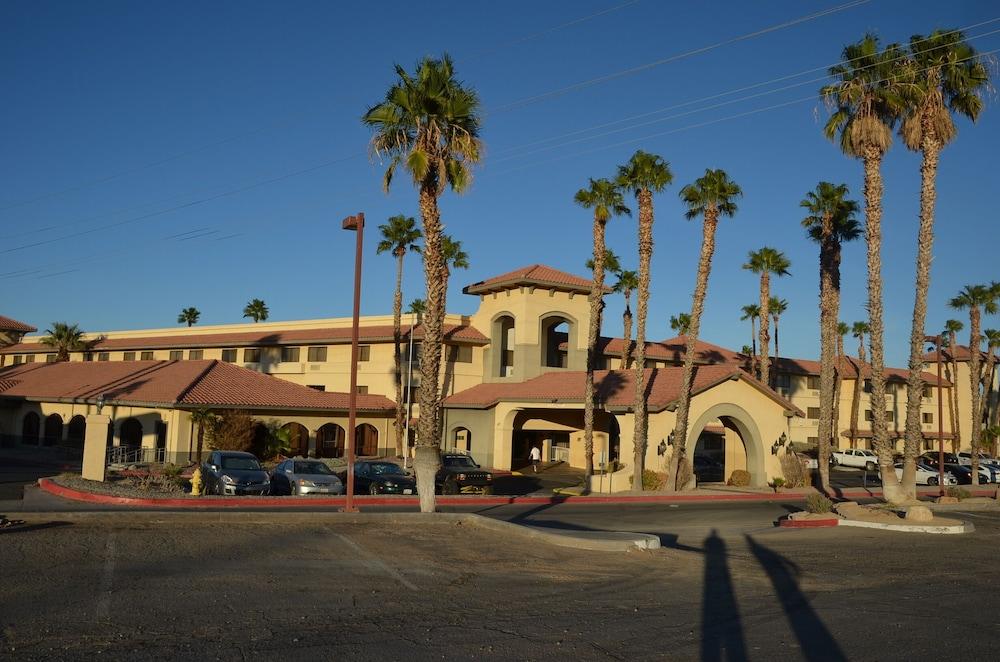 Hotel Ramada By Wyndham Barstow Exterior foto