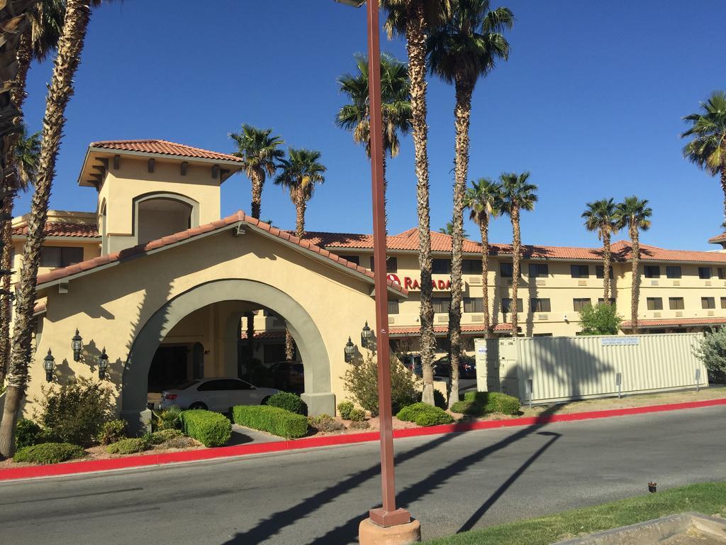 Hotel Ramada By Wyndham Barstow Exterior foto